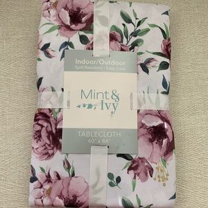 Mint & Ivy Rose Tablecloth 60x84